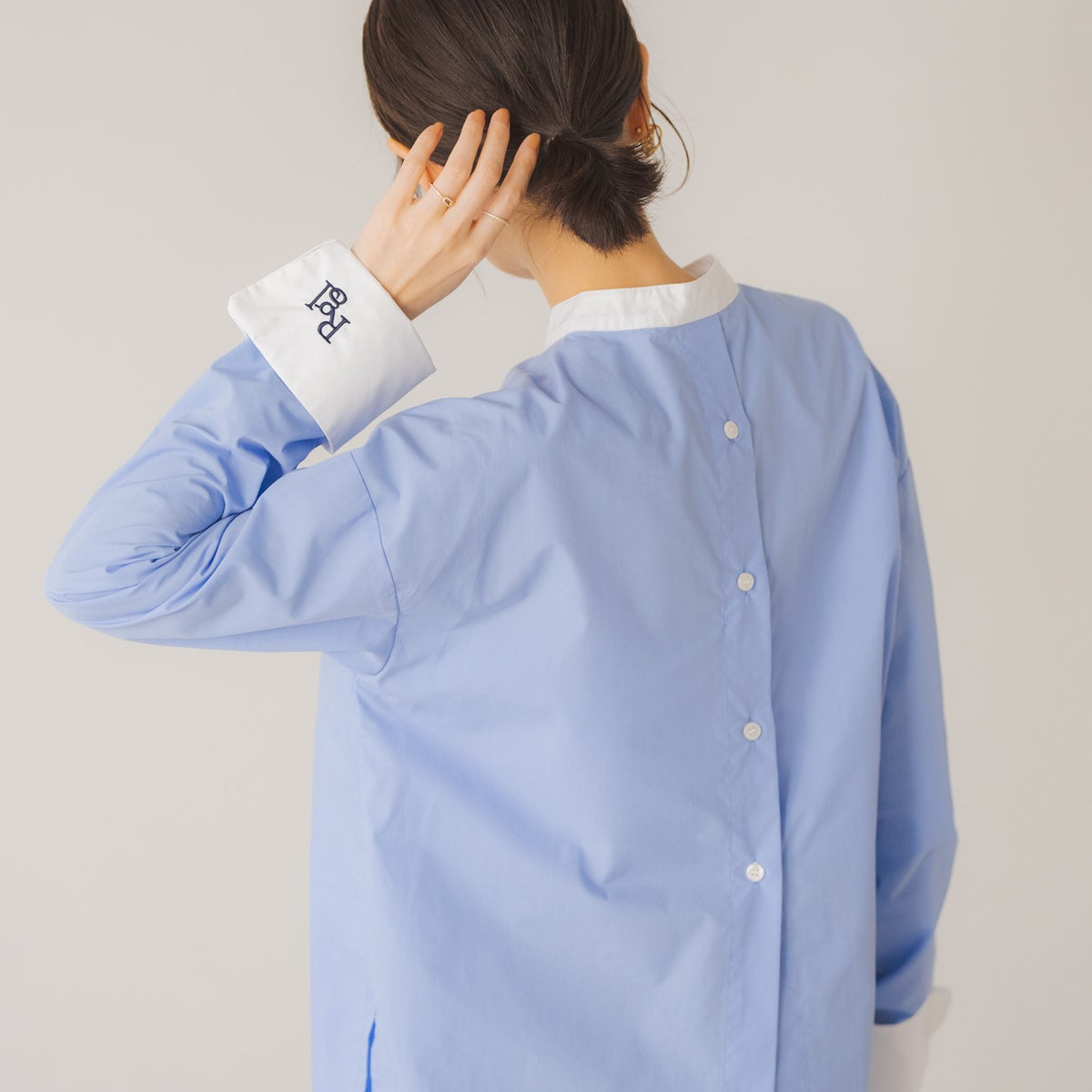 12月8日(金)20時より新作のスウェット、スカート、シャツ、ニットが