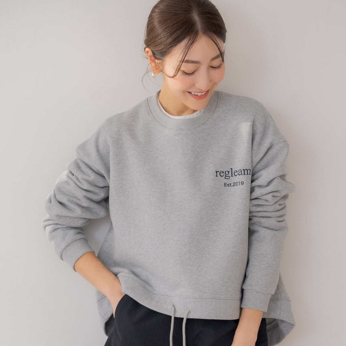 本日限定お値下げ！新品　未使用　regleam テキストロゴスウェット　グレー♪ 本日限定お値下げ！新品 未使用 regleam テキストロゴスウェット