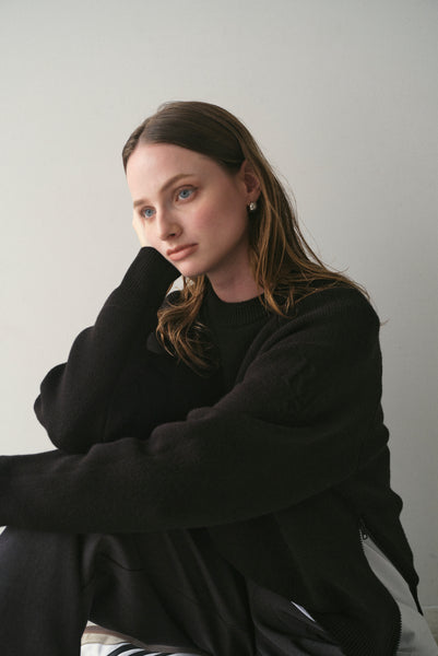 【10月29日(水)12:00〜 受注予約開始】サイドファスナーエンボスニット|SIDE ZIPPER EMBOSSED KNIT