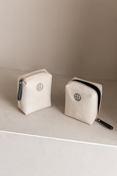 Logo Square Pouch | LOGO SQUARE POUCH