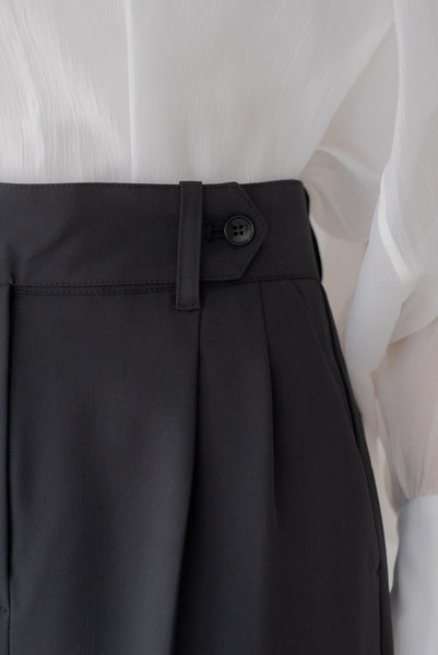 TWO TUCK BELT PANTS