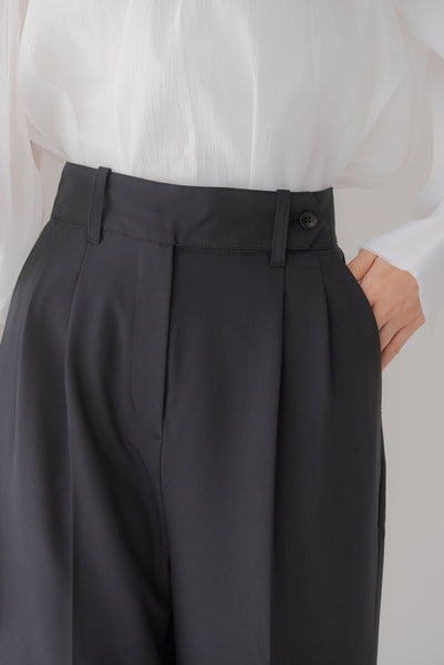 TWO TUCK BELT PANTS