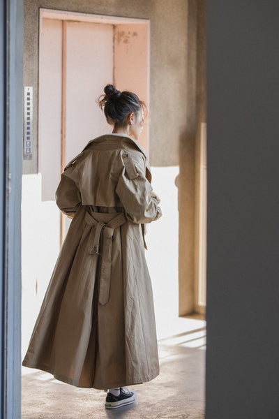 VOLUME TRENCH COAT