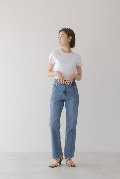 STRAIGHT DENIM