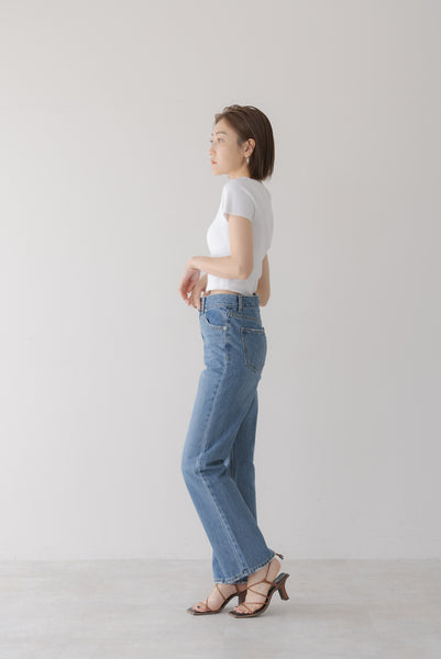 STRAIGHT DENIM