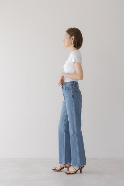 STRAIGHT DENIM