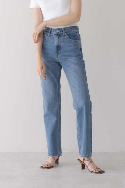 STRAIGHT DENIM