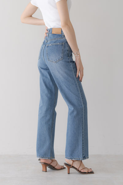 STRAIGHT DENIM