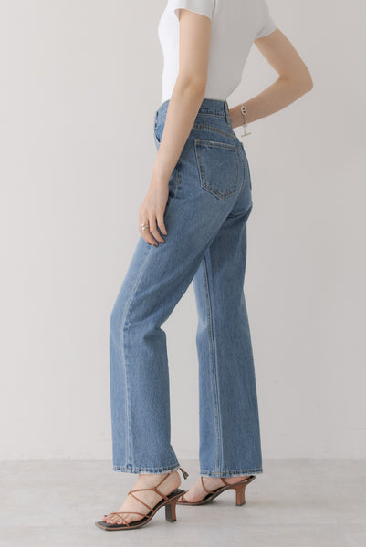 STRAIGHT DENIM
