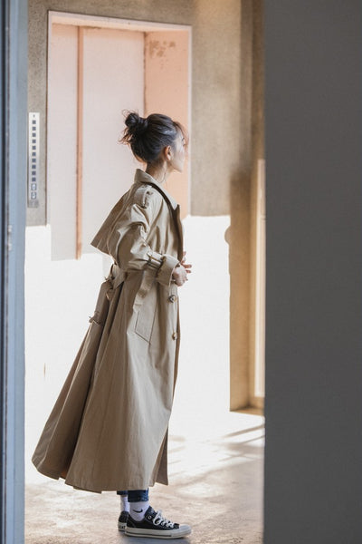 VOLUME TRENCH COAT