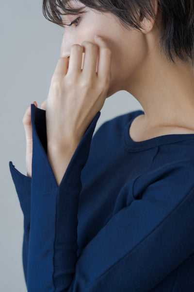 Slit sleeve long T-shirt | SLIT SLEEVE LONG TEE