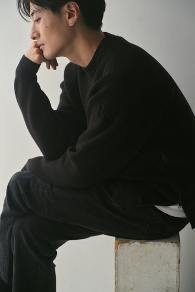 【10月29日(水)12:00〜 受注予約開始】サイドファスナーエンボスニット｜SIDE ZIPPER EMBOSSED KNIT