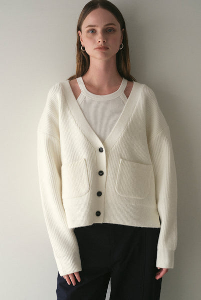 【11月12日(水)20:00〜 販売開始】Vネックボタンカーディガン｜V-NECK BUTTON CARDIGAN