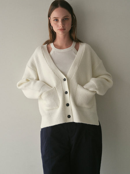 【11月12日(水)20:00〜 販売開始】Vネックボタンカーディガン｜V-NECK BUTTON CARDIGAN
