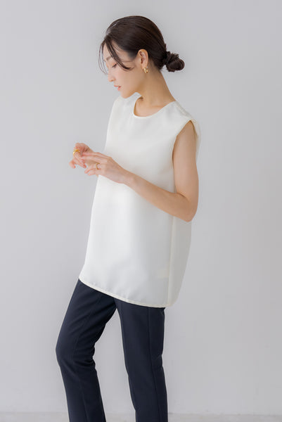 バックデザインノースリトップス｜BACK DESIGN NO SLEEVE TOPS