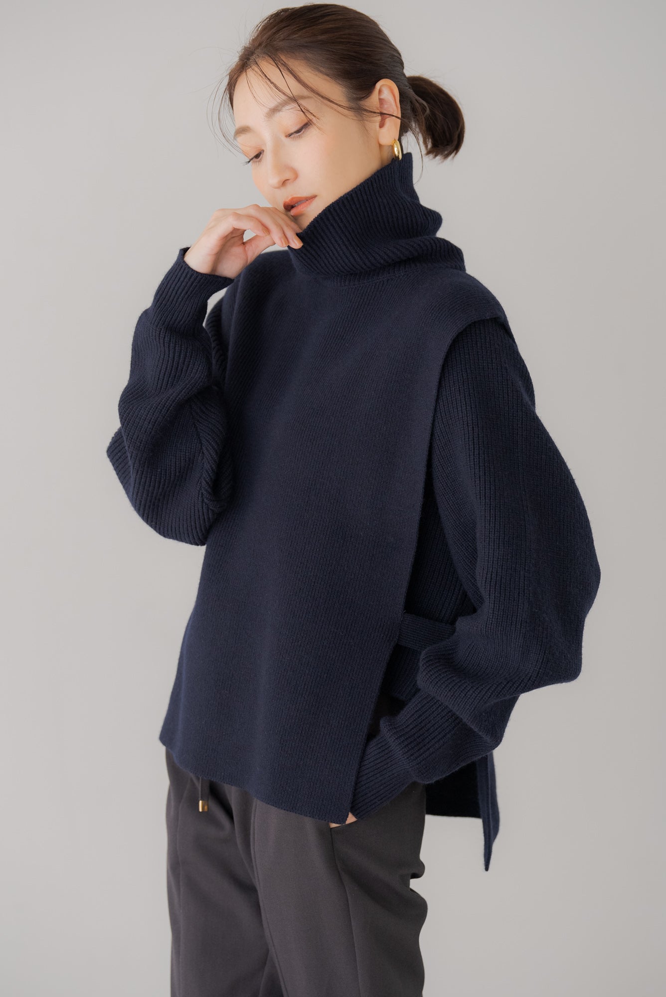 ハイネックベストレイヤードニット|HIGH NECK VEST LAYERED ハイネックベストレイヤードニット|HIGH NECK VEST LAYERED