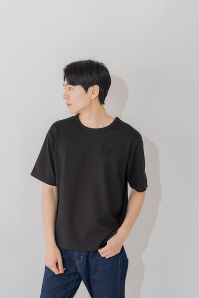 ユニセックスエンボスロゴTシャツ｜UNISEX EMBOSS TEE