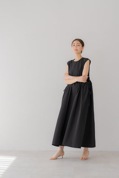 【5月15日(水)20:00〜 販売開始】ギャザーポケットワンピース｜GATHERED POCKET DRESS