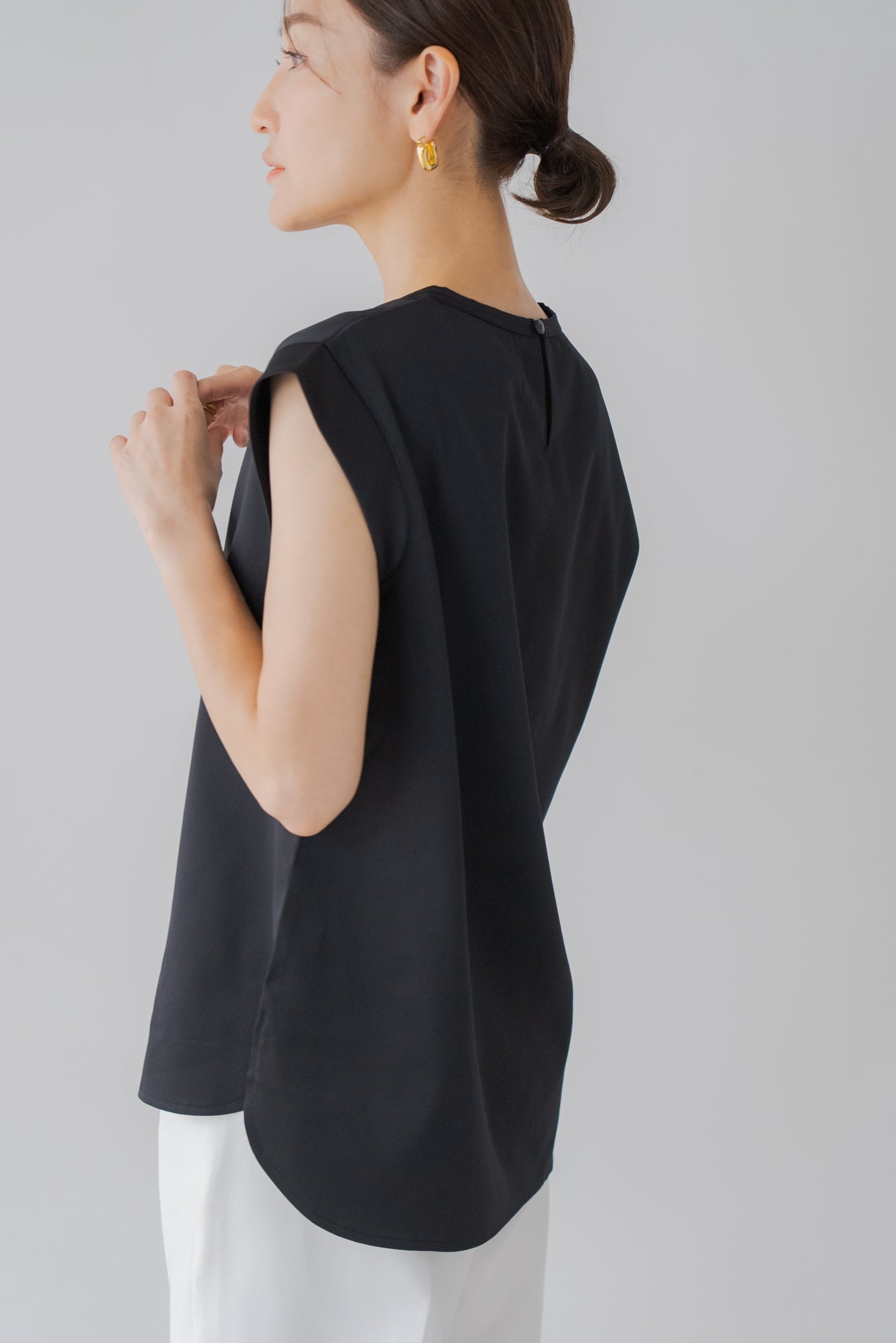 STORYコラボ パウダーサテンフレンチスリーブ　S STORYコラボ パウダーサテンフレンチスリーブ｜POWDER SATIN