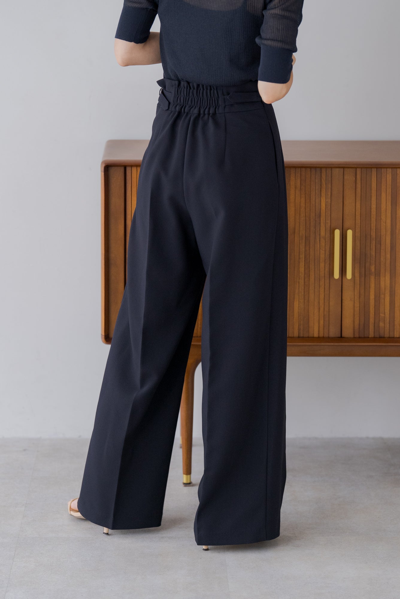 サイドベルトワイドパンツ｜SIDE BELT WIDE PANTSの通販｜regleam