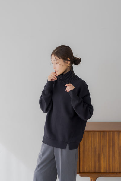 【1月10日(金)20:00〜 再販予約開始】ハイネックボタンニット｜HIGH NECK BUTTON KNIT