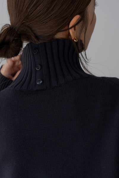 【1月10日(金)20:00〜 再販予約開始】ハイネックボタンニット｜HIGH NECK BUTTON KNIT