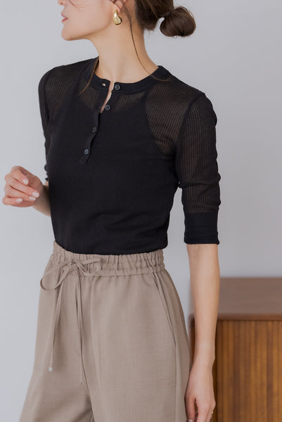 【5月12日(月)20:00〜 販売開始】五分袖ヘンリーシアーニット｜HALF SLEEVE HENLEY SHEER KNIT