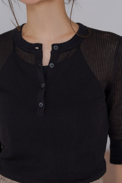 【5月12日(月)20:00〜 販売開始】五分袖ヘンリーシアーニット｜HALF SLEEVE HENLEY SHEER KNIT