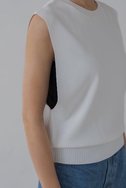 【7月14日(月)20:00〜 販売開始】サイドオープンノースリニット｜SIDE OPEN NO SLEEVE KNIT