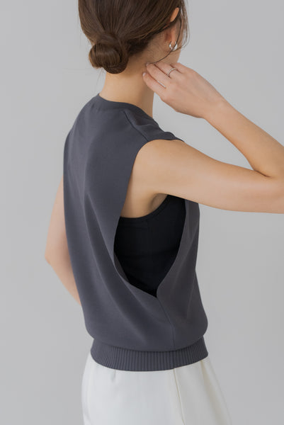 【7月14日(月)20:00〜 販売開始】サイドオープンノースリニット｜SIDE OPEN NO SLEEVE KNIT