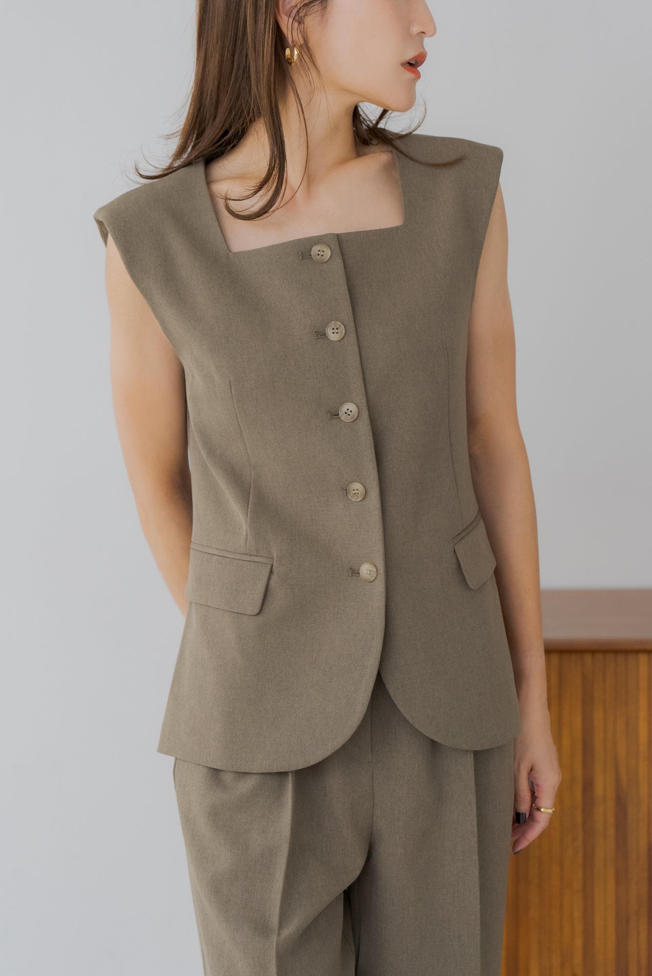 【7月23日(水)20:00〜 販売開始】スクエアネックベスト｜SQUARE NECK VEST