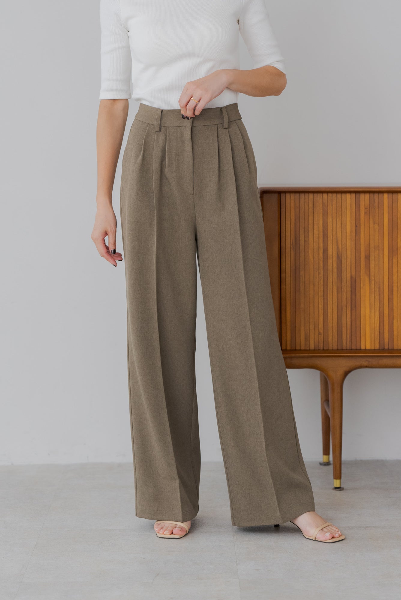 【7月23日(水)20:00〜 販売開始】ベーシックスリータックパンツ｜BASIC THREE TUCK PANTS