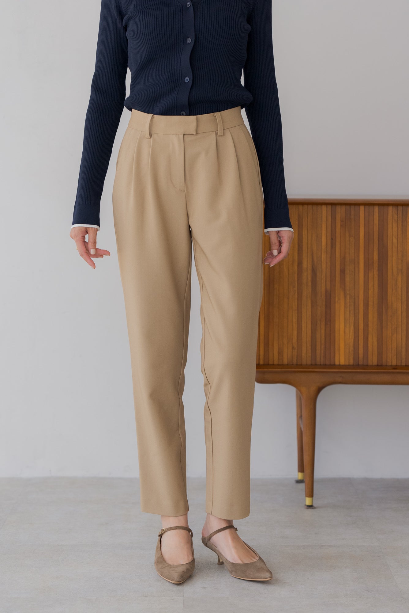 【8月25日(月)20:00〜 販売開始】バックスリットスティックパンツ｜BACK SLIT STICK PANTS
