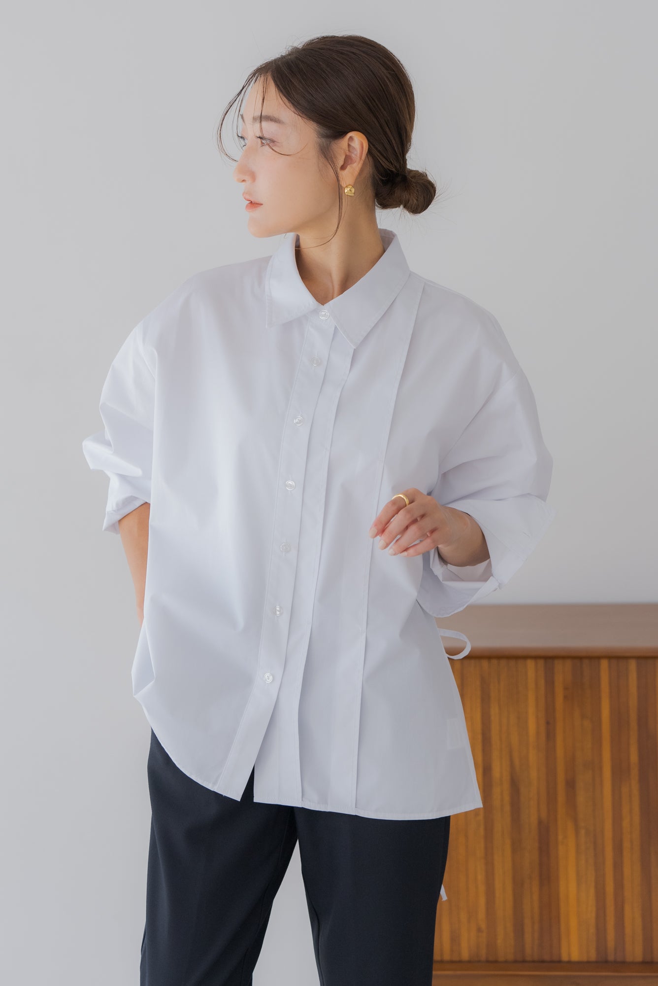 【8月25日(月)20:00〜 販売開始】バックリボンシャツ｜BACK RIBBON SHIRT
