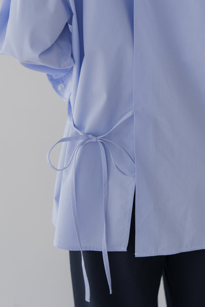 【8月25日(月)20:00〜 販売開始】バックリボンシャツ｜BACK RIBBON SHIRT