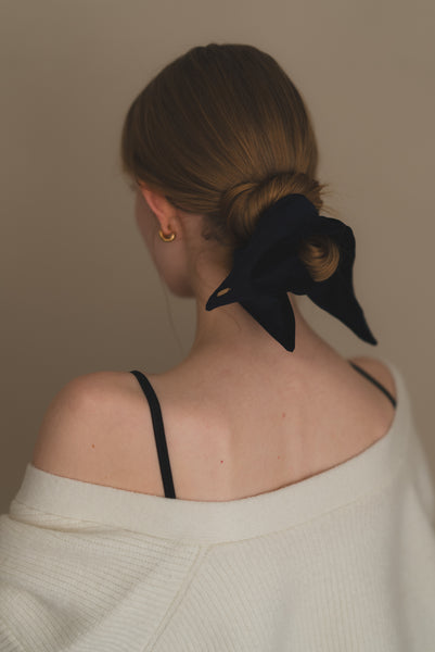 【1月19日(月)20:00〜 受注予約開始】トライアングルベロアシュシュ｜TRIANGLE VELOUR SCRUNCHIE