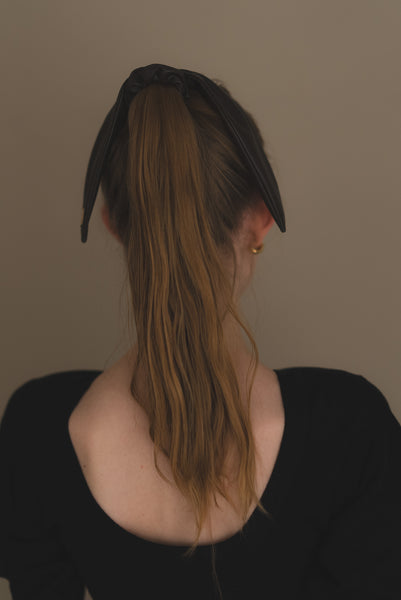 【1月19日(月)20:00〜 受注予約開始】レザーリボンシュシュ｜LEATHER RIBBON SCRUNCHIE