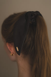 レザーリボンシュシュ｜LEATHER RIBBON SCRUNCHIEの通販｜regleam