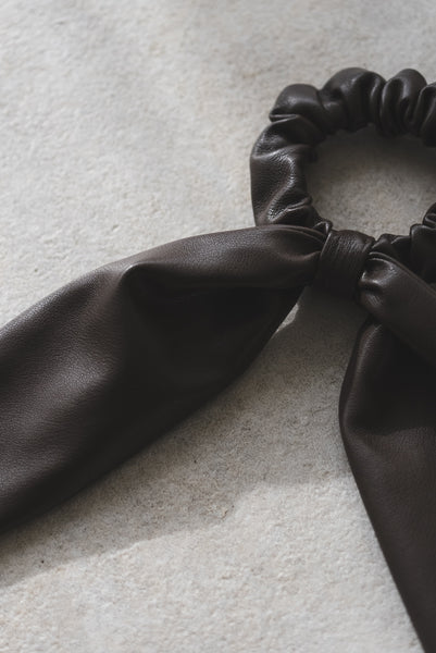 【1月19日(月)20:00〜 受注予約開始】レザーリボンシュシュ｜LEATHER RIBBON SCRUNCHIE