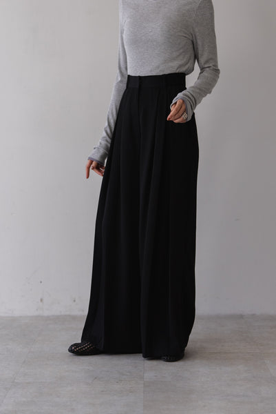 【2月10日(火)20:00〜 販売開始】タックフレアワイドパンツ｜TUCK FLARE WIDE PANTS
