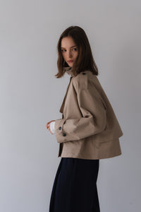 新品未使用★regleam ショートトレンチコート ベージュ リグリーム ショートトレンチコート｜SHORT TRENCH COATの通販｜regleam