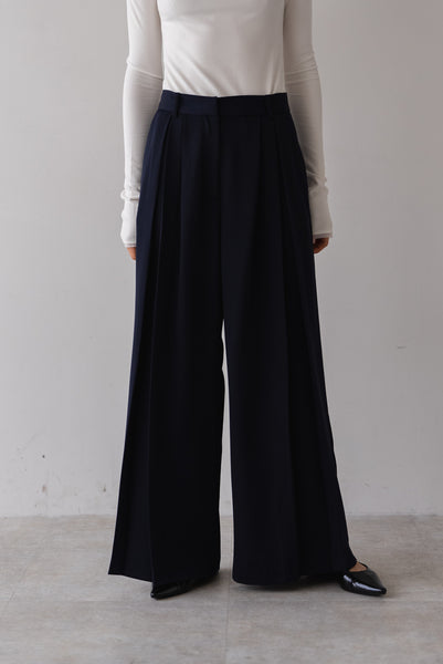 【2月10日(火)20:00〜 販売開始】タックフレアワイドパンツ｜TUCK FLARE WIDE PANTS