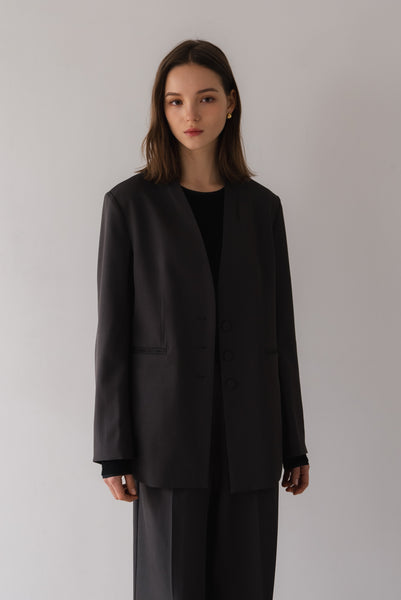 【2月25日(水)20:00〜 販売開始】ノーカラーシングルジャケット｜NO-COLLAR SINGLE JACKET