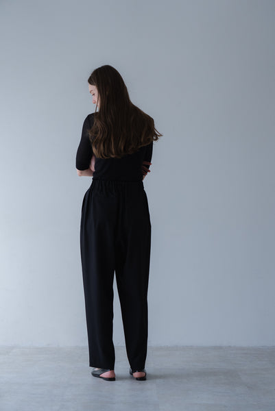 【5月26日(火)20:00〜 販売開始】タックカーブパンツ｜TUCK CURVE PANTS