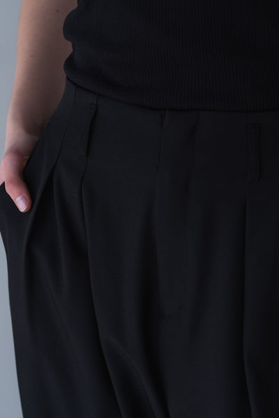 【5月26日(火)20:00〜 販売開始】タックカーブパンツ｜TUCK CURVE PANTS