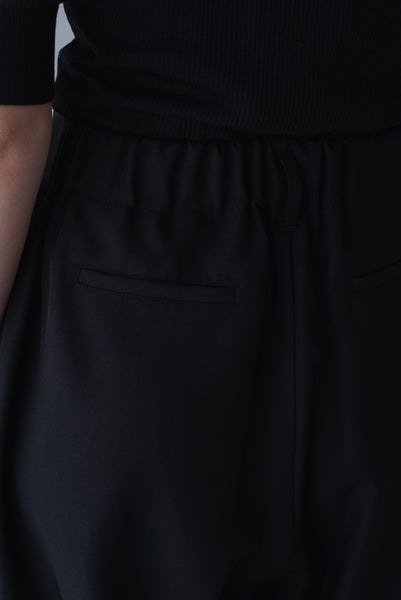 【5月26日(火)20:00〜 販売開始】タックカーブパンツ｜TUCK CURVE PANTS