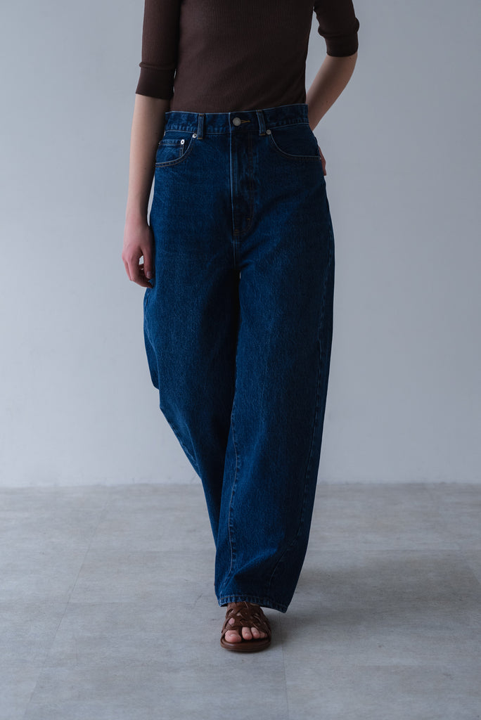 新品未使用 regleam Mサイズ カーブワイドデニム カーブワイドデニム｜CURVE WIDE DENIMの通販｜regleam