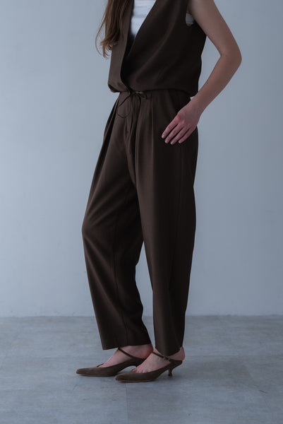 【5月26日(火)20:00〜 販売開始】タックカーブパンツ｜TUCK CURVE PANTS