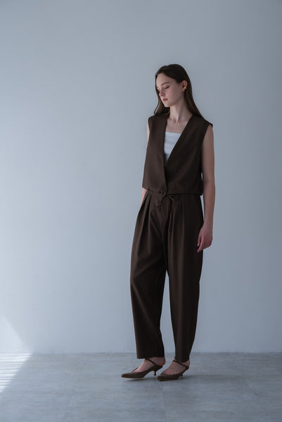 【5月26日(火)20:00〜 販売開始】タックカーブパンツ｜TUCK CURVE PANTS