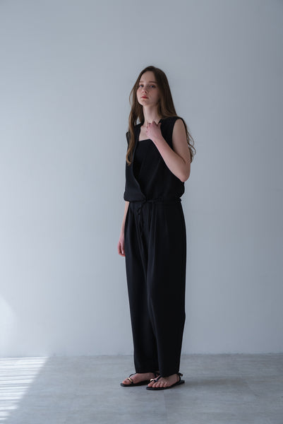 【5月26日(火)20:00〜 販売開始】タックカーブパンツ｜TUCK CURVE PANTS